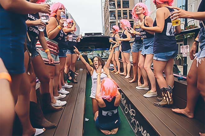 pink tour bus nashville